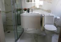 REF 10038 new build apartments in Playa del Pinet en suite bathroom