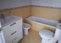 REF 10228 Obra nueva apartamentos en Playa del Pinet baño, lavabo, bidet, inodoro