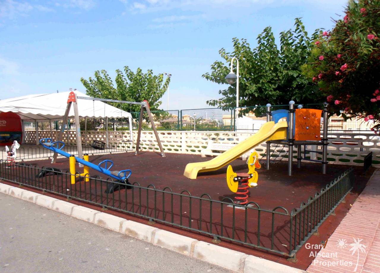 Brisa Mar playground