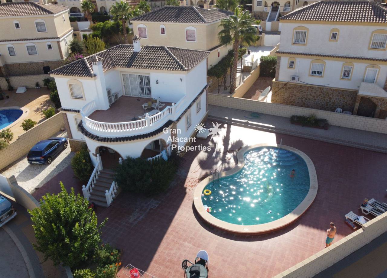 Detached Villa - Sale - Monforte del Cid - 10354