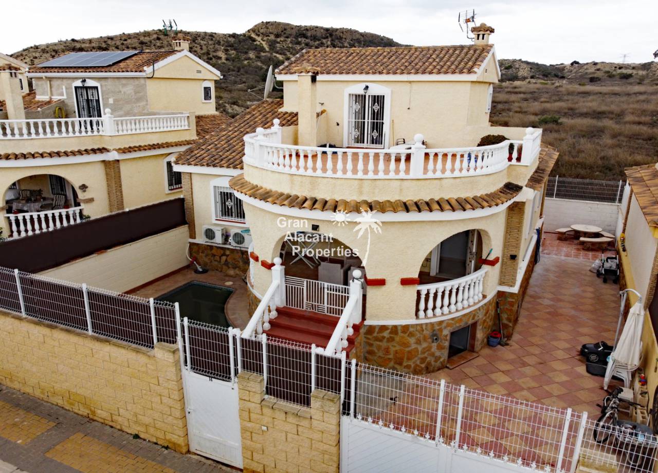 Detached Villa - Sale - Monforte del Cid - 10460