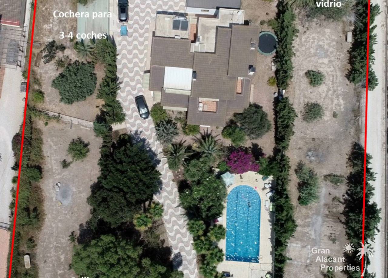 Gran casa de campo con piscina en La Hoya