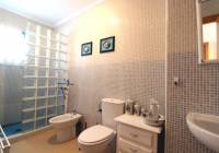REF 10172 Bargain South-Facing Gran Alacant Villa family bathroom