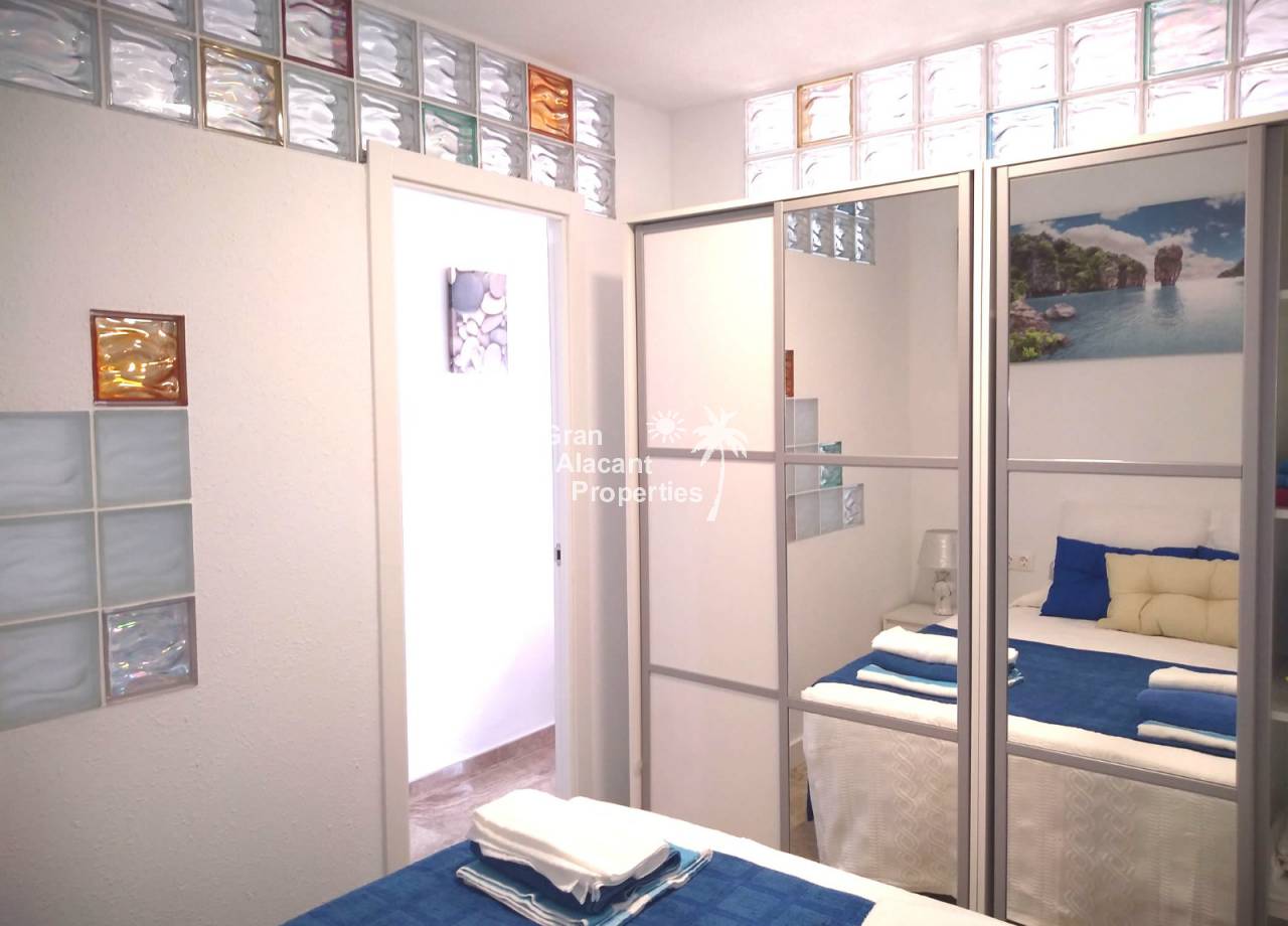 REF 10238 zona dormitorio apartamento primera linea in Los Arenales del Sol