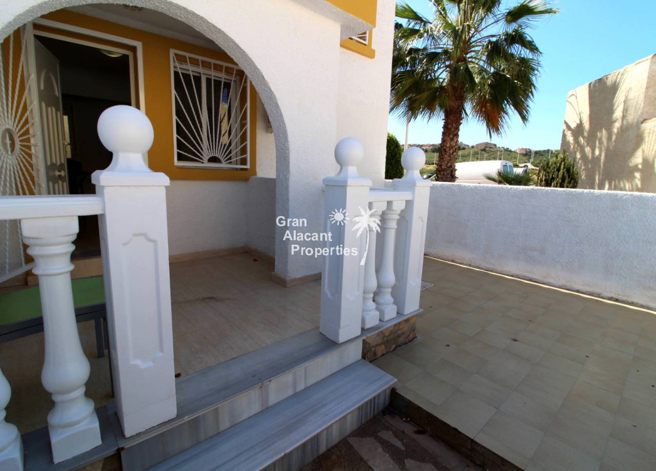 REF 10258 Corner 2 bed / 2 bath townhouse Gran Alacant porch