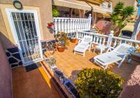 REF 10652 jardin y entrada