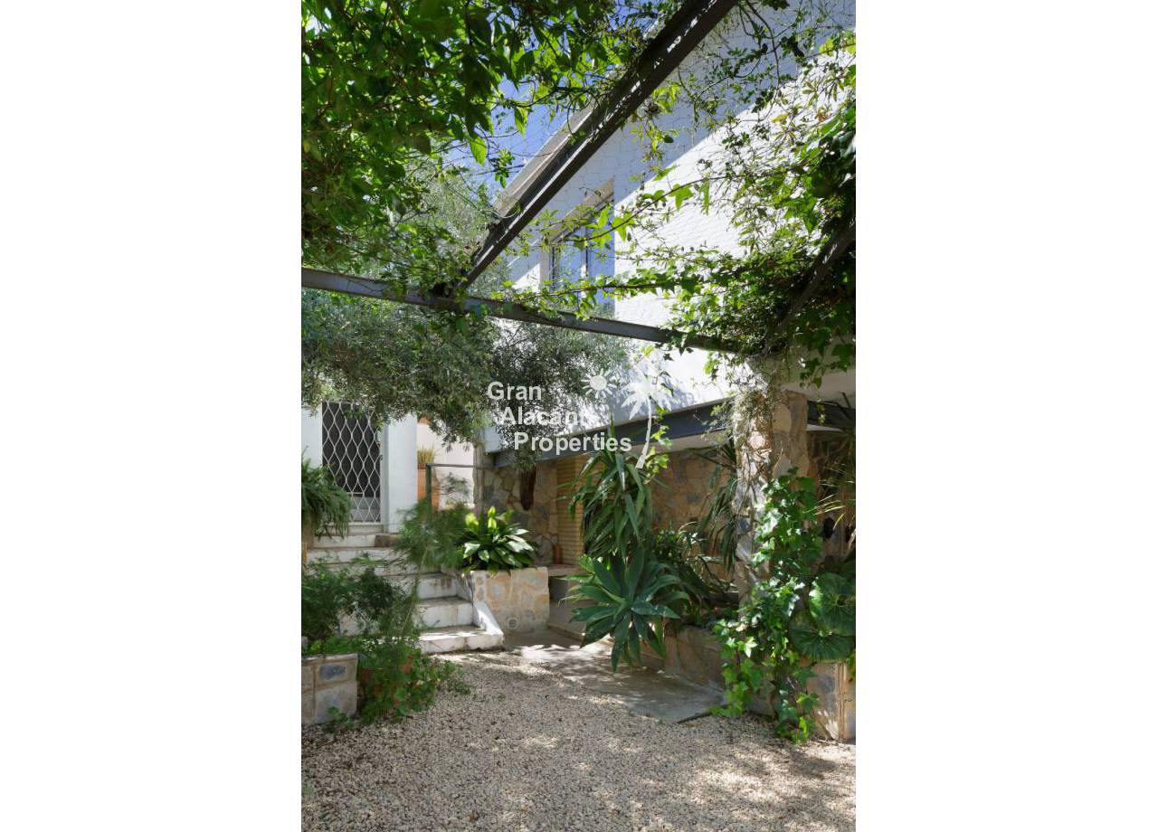REF 20217 Albirmid-century villa exterior garden patio