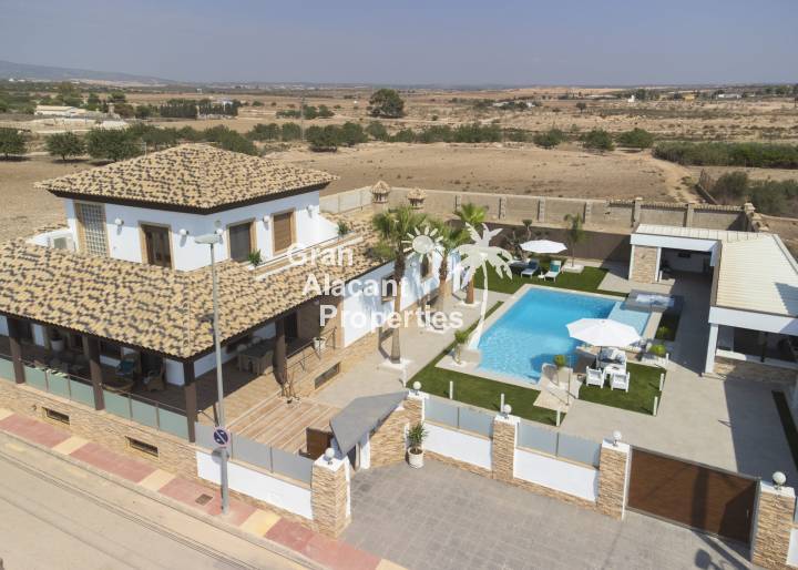 Villa - Nueva construcción  - Jerónimo y Avileses - Jerónimo y Avileses