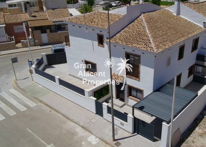 Villa - Nueva construcción  - Pilar de la Horadada - Pilar de la Horadada