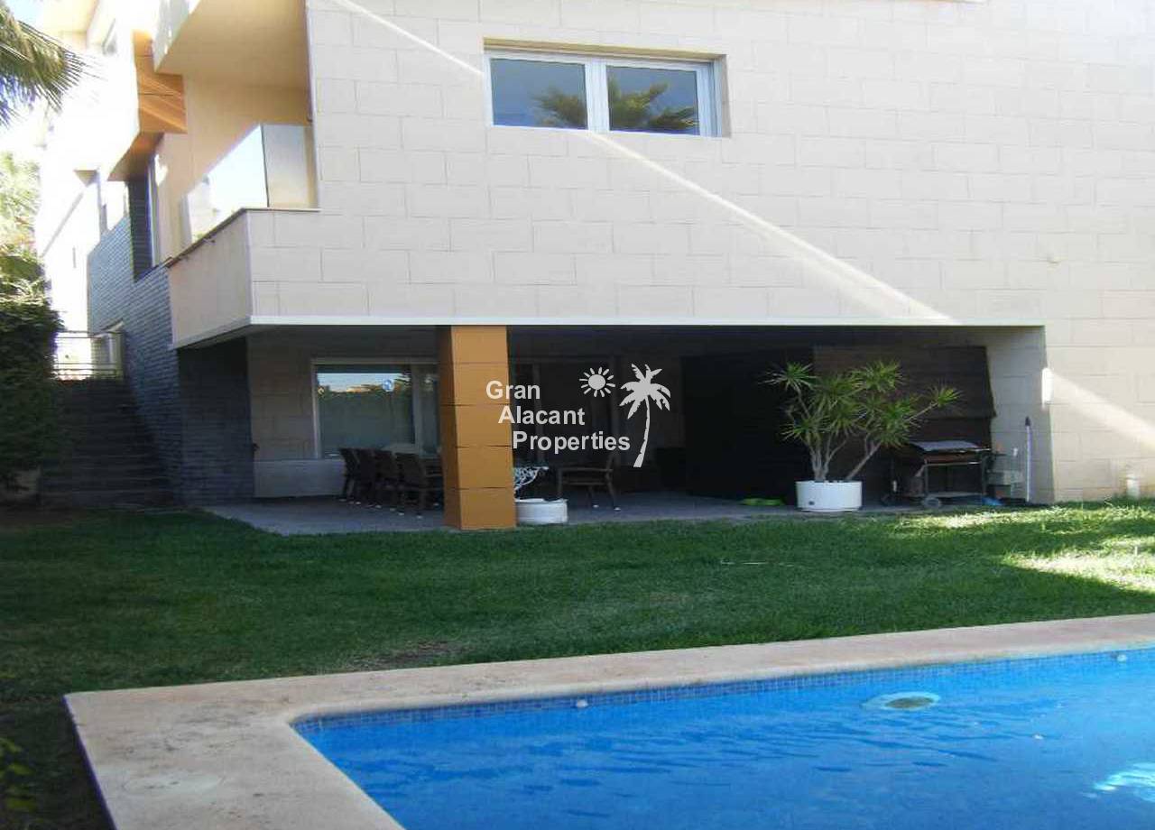Villa - Sale - Alicante - 10271