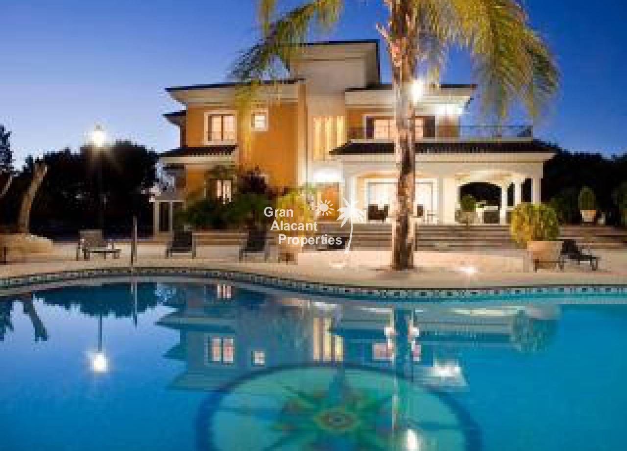 Villa - Sale - Elche - 10203