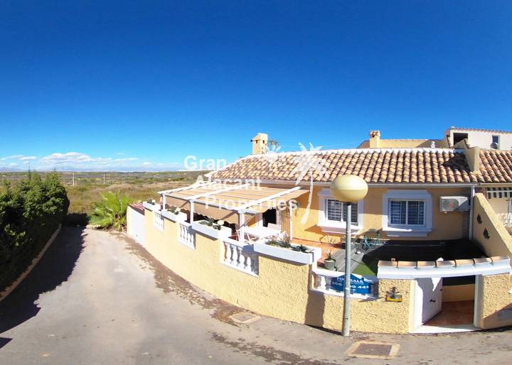 Ref 10559 Immaculate modernised Bungalow In Gran Alacan